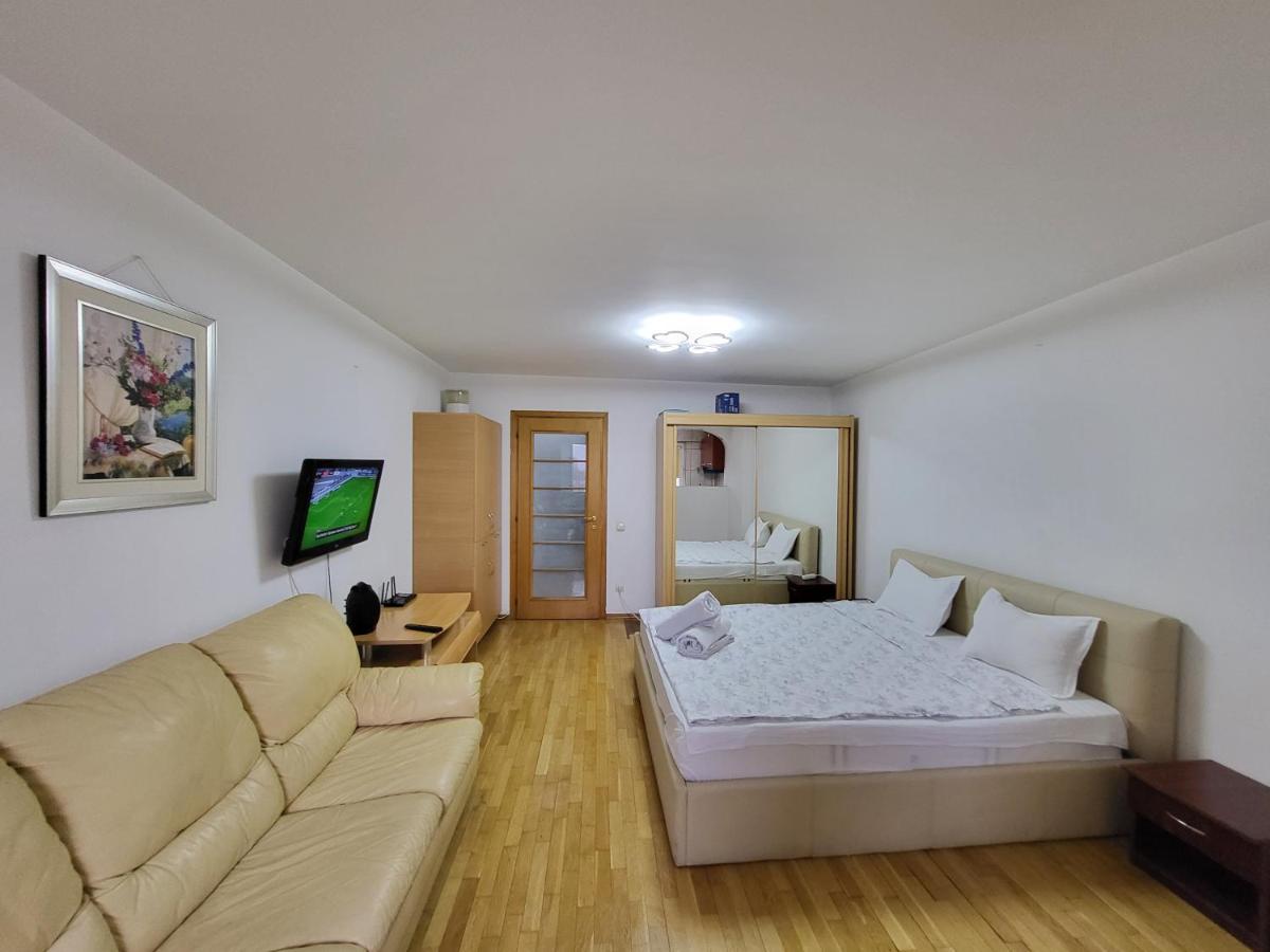 Avrig-Ferdinand Studio Bukarest Eksteriør billede